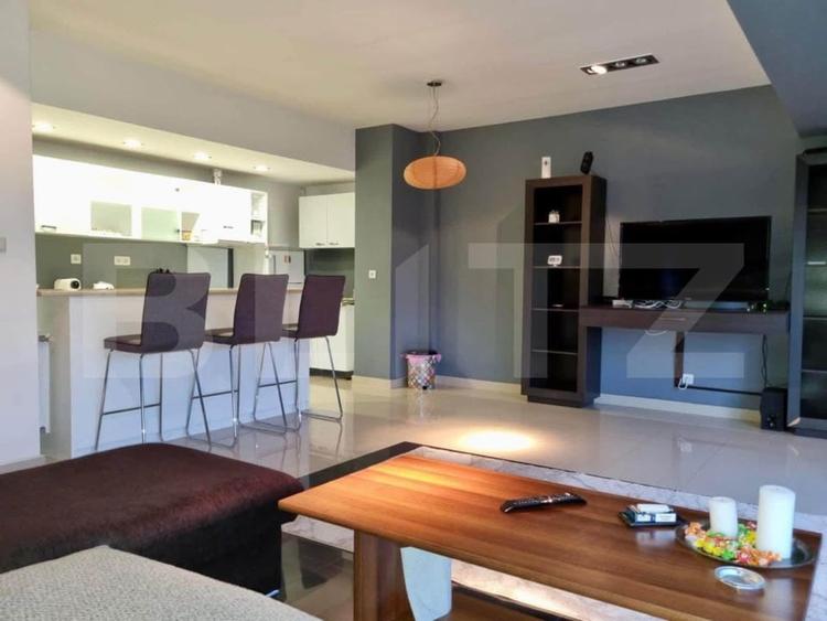 Apartament cu 2 camere semidecomandat, mobilat în Micro 17