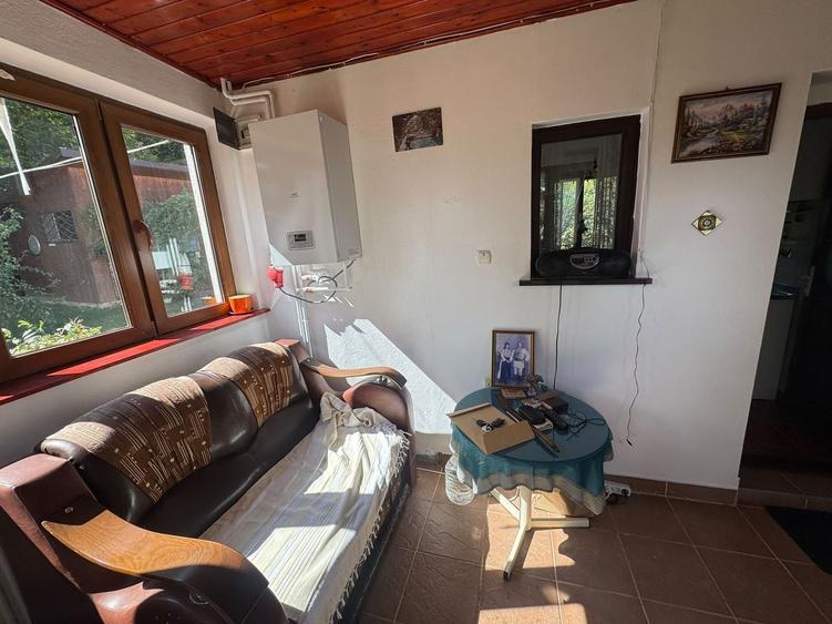 Casă individuală cu 4 camere cu Canalizare în Sadu