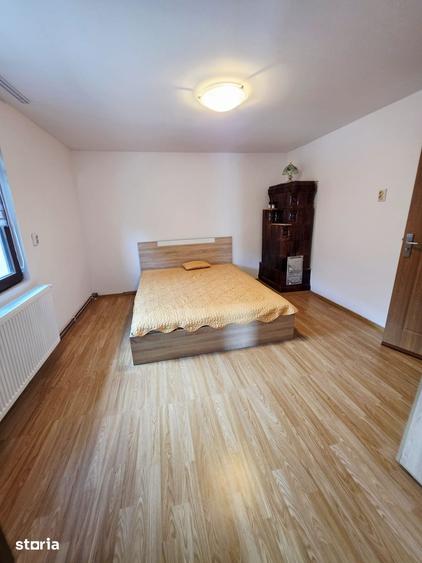 Casă cu 6 camere cu Teren 557 Mp în Berceni