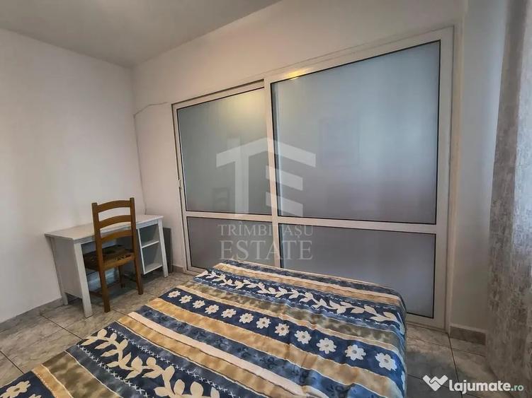 Apartament cu 3 camere semidecomandat în Panduri