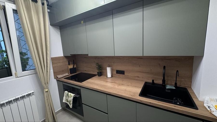 Apartament cu 3 camere semidecomandat în Central