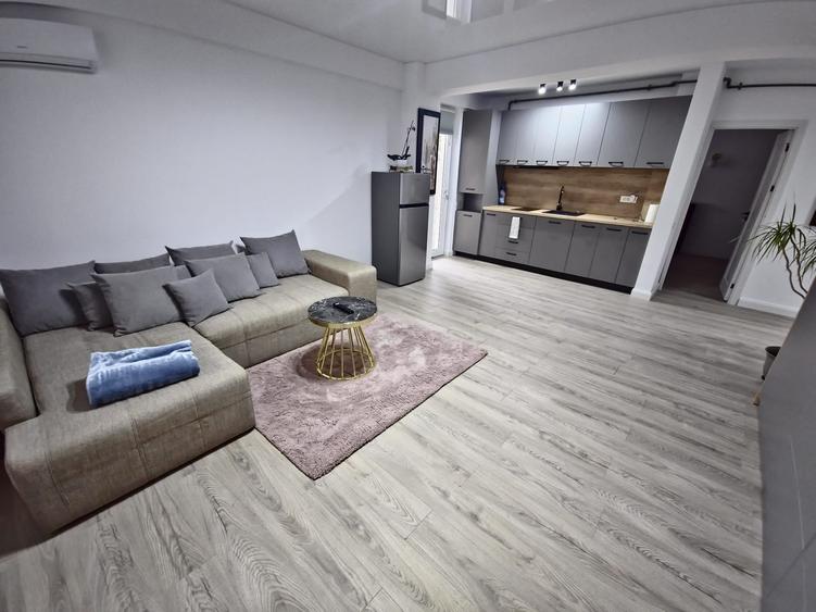 Apartament cu 2 camere semidecomandat, mobilat în Exterior Nord