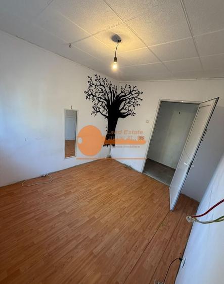 Apartament cu 4 camere decomandat în Gorjului