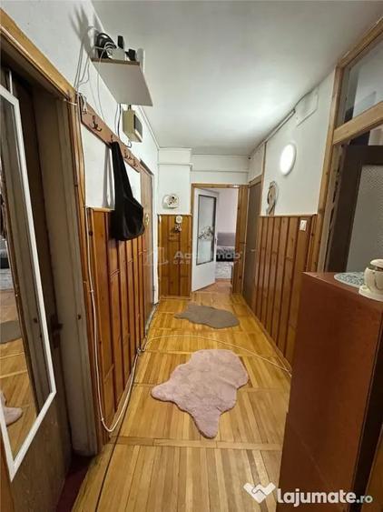 Apartament cu 3 camere decomandat în Central