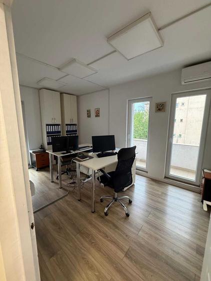 Spațiu comercial, de 128 mp, în Central