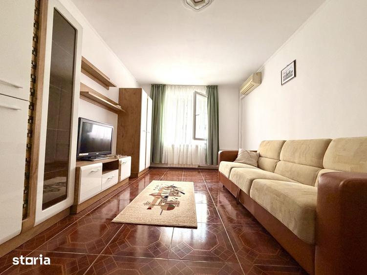 Apartament cu 3 camere semidecomandat în Pantelimon