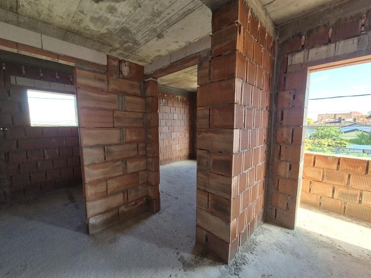 Casă cu 4 camere în Central