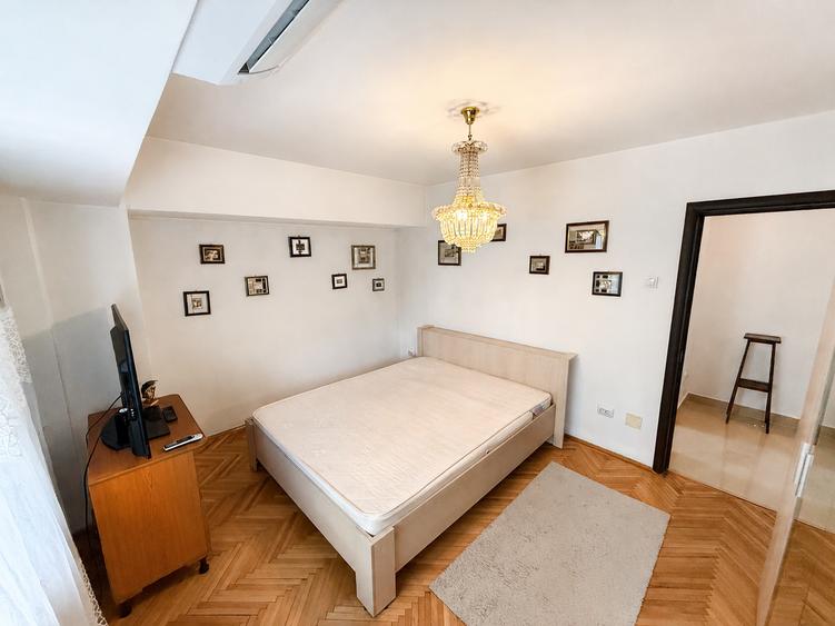 Apartament cu 4 camere decomandat în Unirii