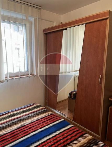 Apartament cu 2 camere decomandat în Arcul de Triumf