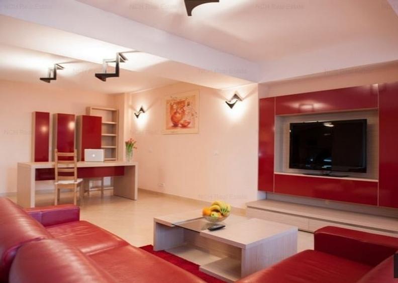 Apartament cu 4 camere decomandat, mobilat în Central