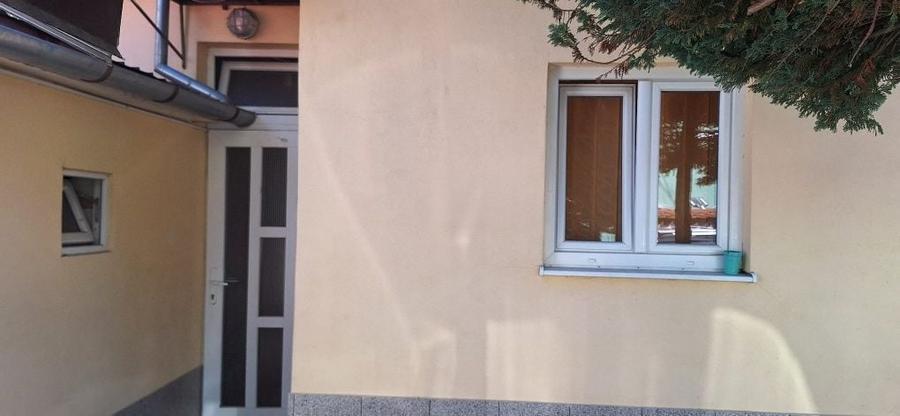 Casă cu 2 camere în Central