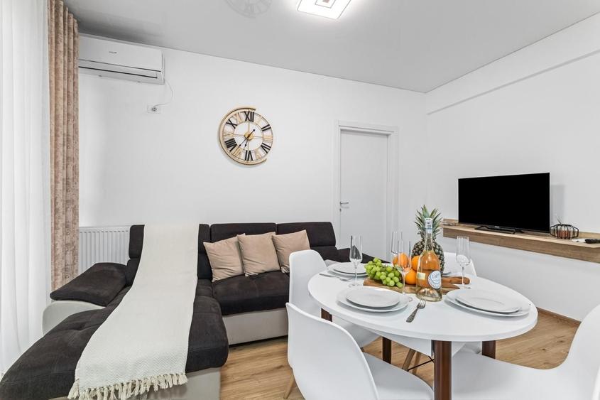 Apartament cu 2 camere decomandat în Exterior Vest