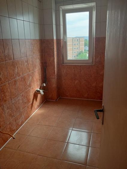 Apartament cu 2 camere semidecomandat în Milcov