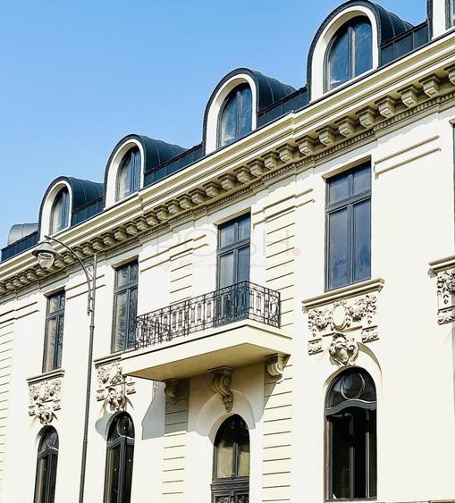 Casă individuală cu 12 camere cu Canalizare în Universitate
