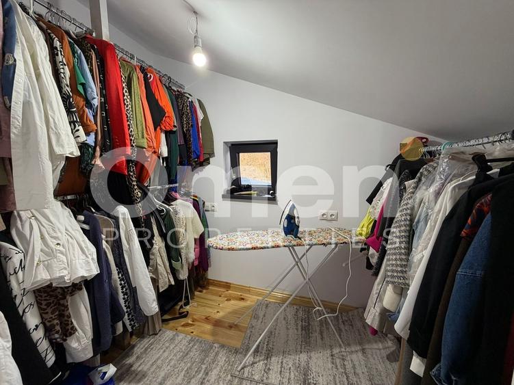 Casă individuală cu 4 camere cu Canalizare în Firiza