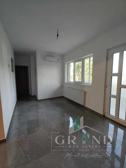 Casă individuală cu 5 camere cu Canalizare în Iris