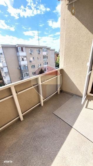 Apartament cu 3 camere decomandat în Rahova