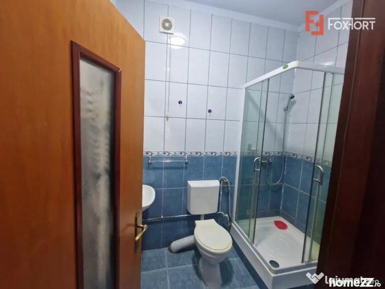 Casă cu 7 camere cu Teren 1500 Mp în Bazoș