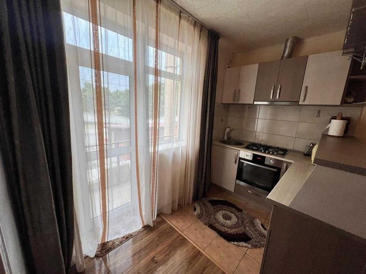 Apartament cu 2 camere decomandat, mobilat în Corbu
