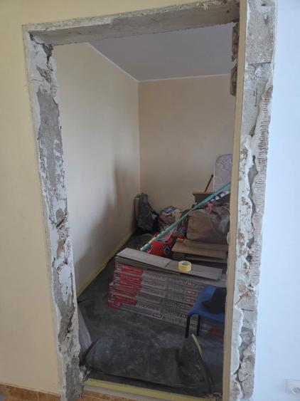 Apartament cu 3 camere decomandat în Drumul Taberei