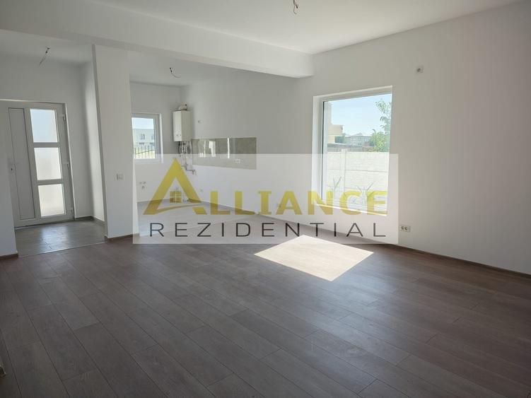 Duplex cu 4 camere cu Canalizare în Berceni