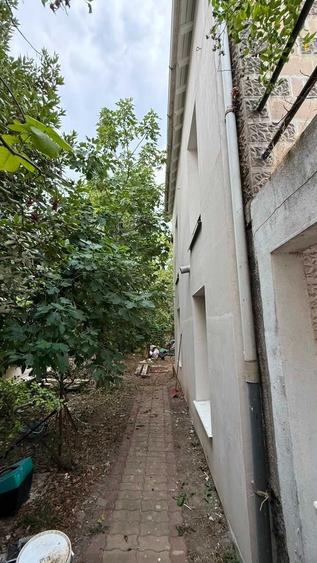 Casă cu 4 camere în Exterior Vest
