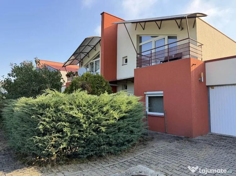 Casă cu 5 camere cu Teren 250 Mp în Central