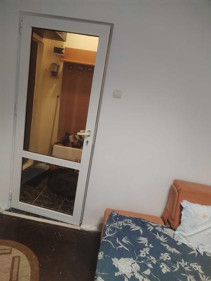 Garsonieră decomandată în Universitate