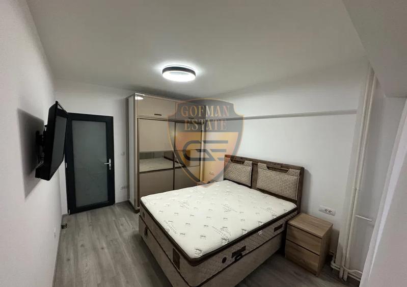 Apartament cu 4 camere decomandat, mobilat în Casa de Cultură