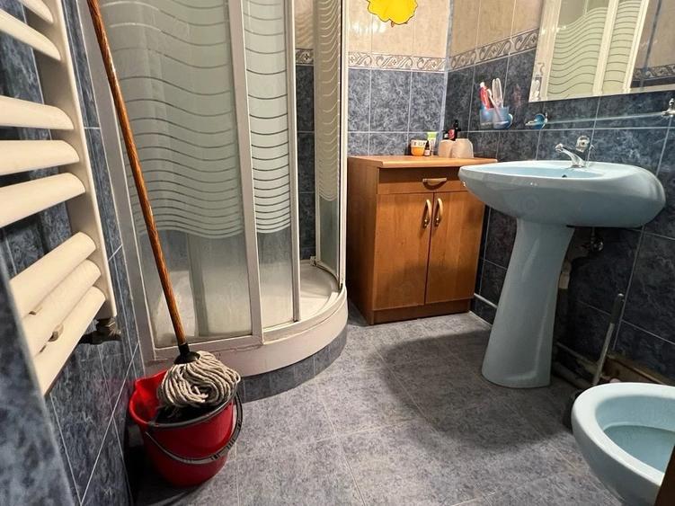 Apartament cu 2 camere decomandat în Micro 12