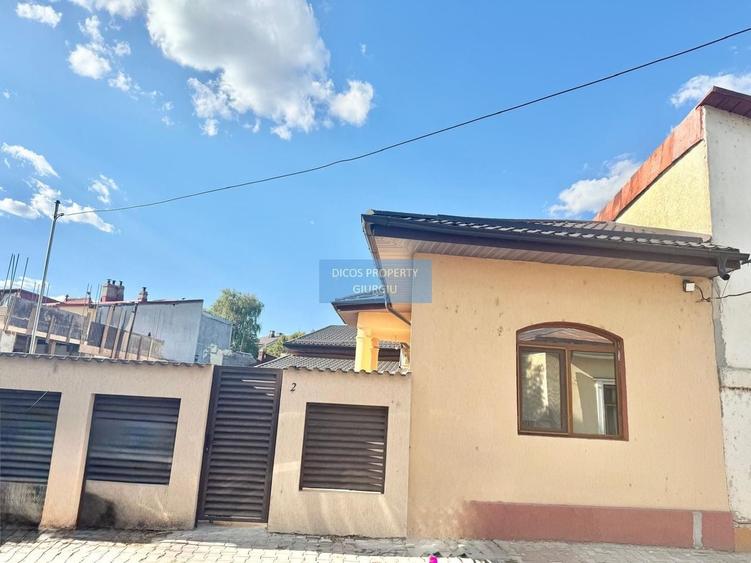 Casă individuală cu 4 camere cu Canalizare în Central