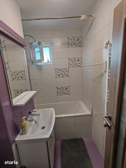 Apartament cu 3 camere semidecomandat, mobilat în Colentina