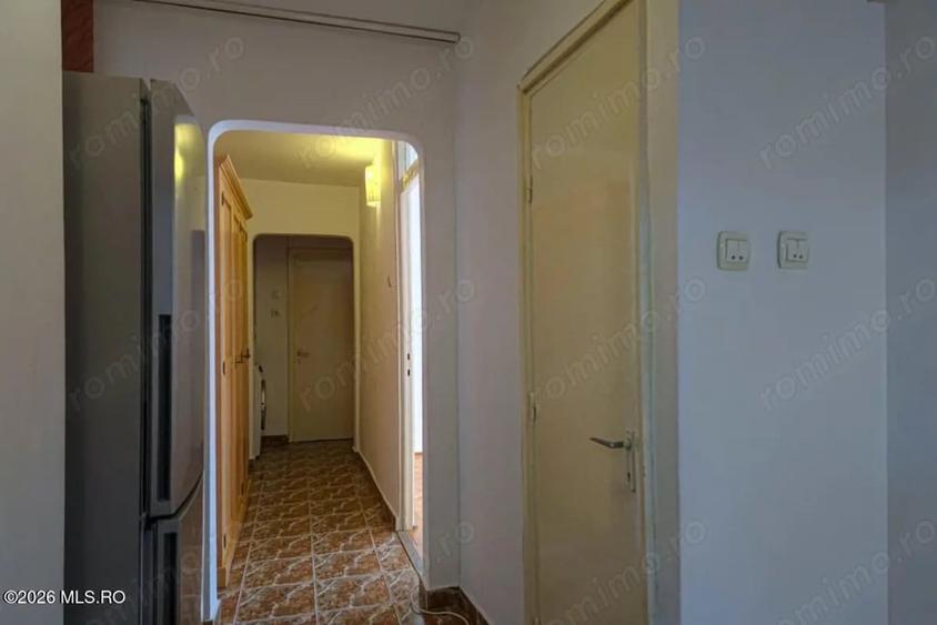 Soarelui - Scoala 30 - 3 Camere, Decomandat, 2 Bai, Etaj 2, Centrala - 3
