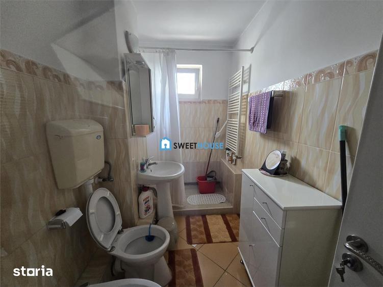 Apartament cu 3 camere semidecomandat în Central