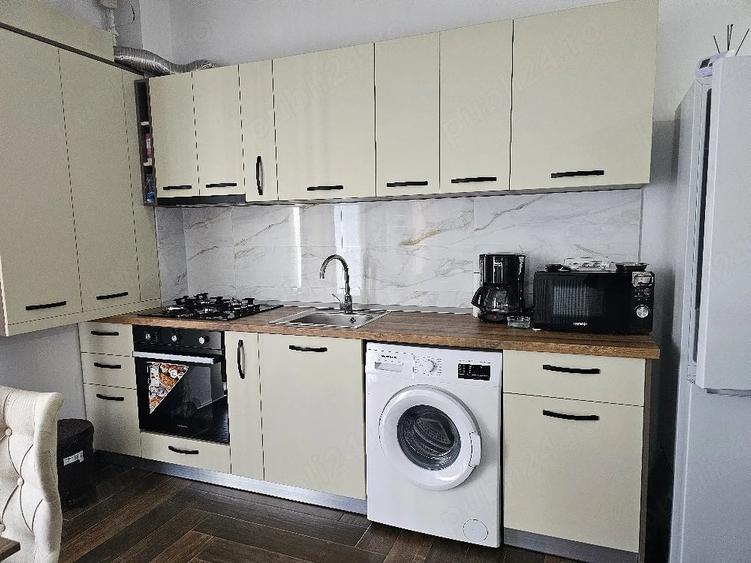 Apartament cu 3 camere semidecomandat în Nord