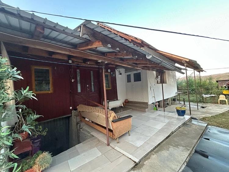 Casă cu 3 camere cu Teren 410 Mp în Ciofrângeni
