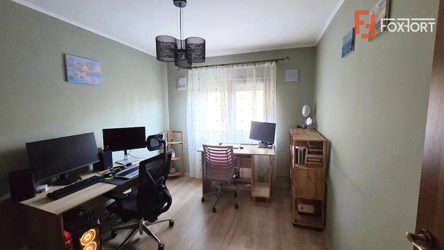 Apartament cu 3 camere decomandat în Torontalului