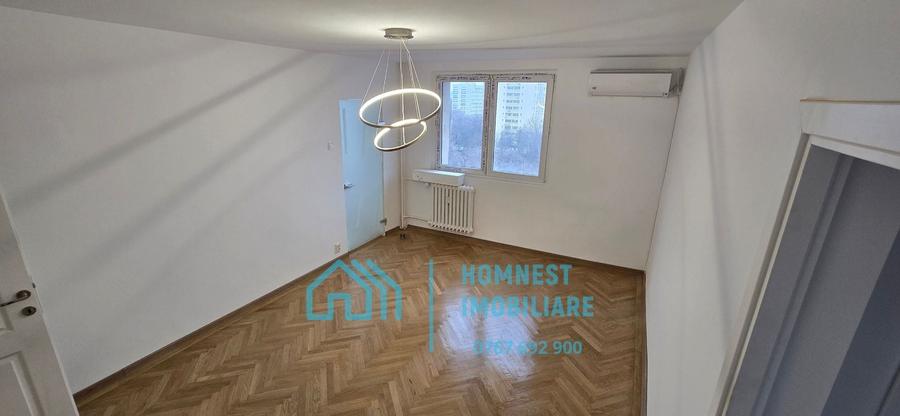 Apartament cu 3 camere semidecomandat în Titan