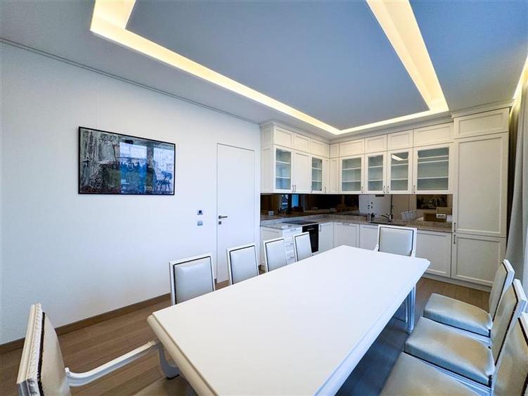 Apartament cu 4 camere decomandat, mobilat în Kiseleff