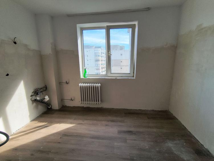 Apartament cu 2 camere semidecomandat în Tomis II