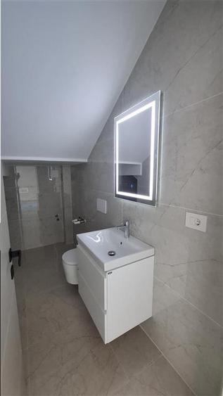 Duplex cu 4 camere cu Canalizare în Valea Lupului