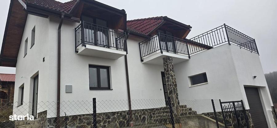 Casă cu 4 camere cu Teren 856 Mp în Sadu