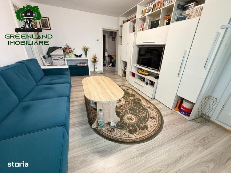 Apartament cu 3 camere în Podu Roș