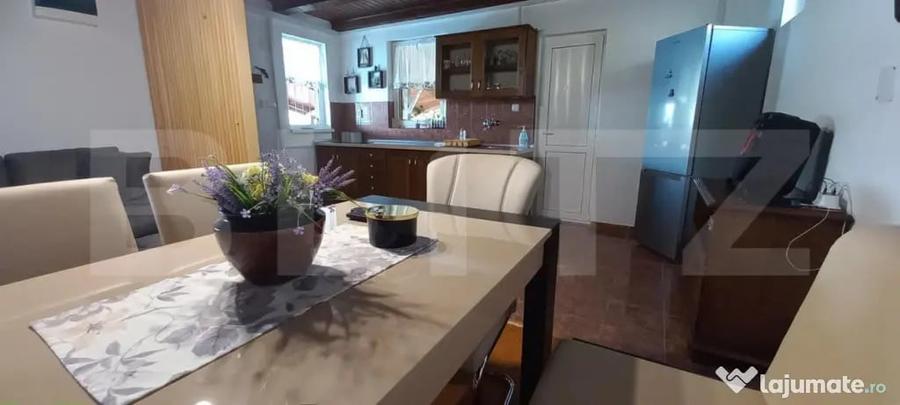 Casă cu 4 camere cu Teren 4500 Mp în Central