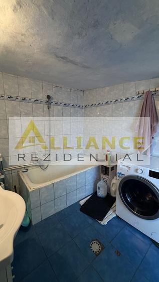 Casă individuală cu 5 camere cu Canalizare în Eroii Revoluției