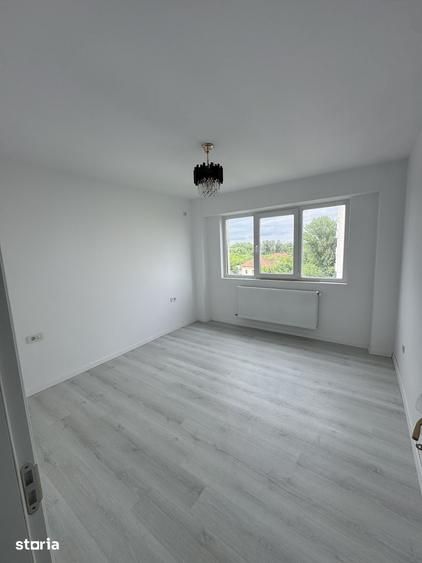 Apartament cu 4 camere în Viziru 3