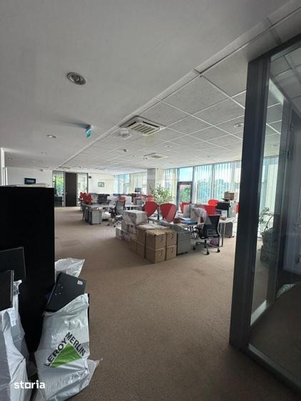 Spațiu comercial, de 367 mp, în Văcăresti