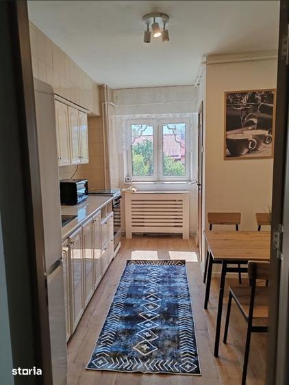 Apartament cu 4 camere în Tractorul