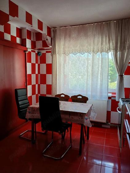 Apartament cu 3 camere decomandat în Albota