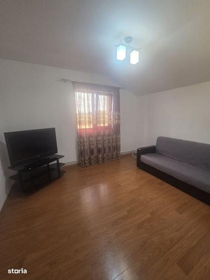 Casă cu 4 camere cu Teren 250 Mp în Șimnicu de Sus